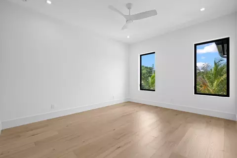Bedroom - 325 W Riverside Dr, Jupiter, FL 33469 photo 9 of 9