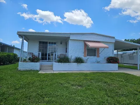 6948 SE Delegate St, Hobe Sound, FL 33455