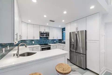 Kitchen - Undisclosed, Jupiter, FL 33477 photo 4 of 6