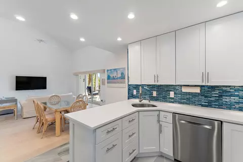 Kitchen - Undisclosed, Jupiter, FL 33477 photo 6 of 6