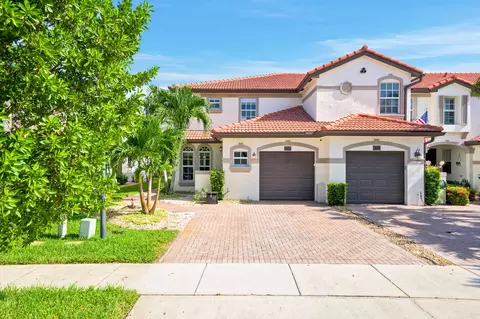 9747 Darlington Pl, Cooper City, FL 33328