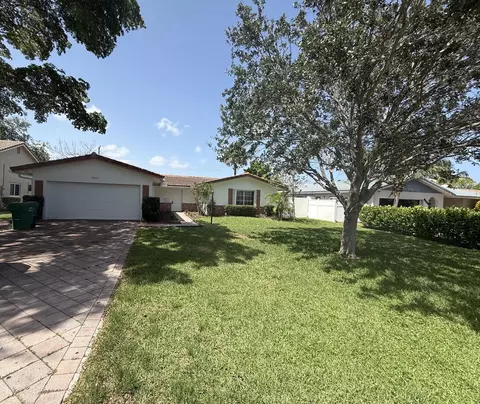7823 NW 40th St, Coral Springs, FL 33065