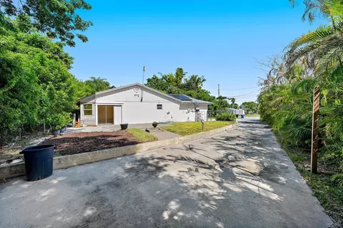 Exterior - 1163 NW 16th Pl, Stuart, FL 34994 photo 6 of 6