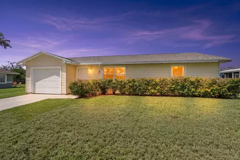 1154 SE Preston Ln, Port Saint Lucie, FL 34983