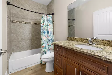 Bath - 3845 NW 21st Ave, Okeechobee, FL 34972 photo 1 of 4