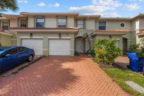 6119 Seminole Gardens Cir, Riviera Beach, FL 33418