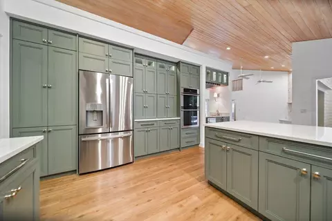 Kitchen - 15 Heritage Way, Sewalls Point, FL 34996 photo 2 of 4