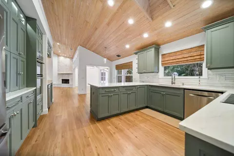Kitchen - 15 Heritage Way, Sewalls Point, FL 34996 photo 3 of 4