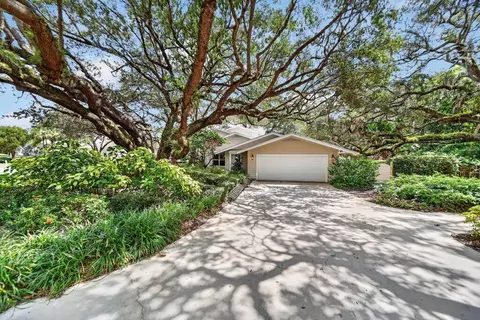 Exterior - 15 Heritage Way, Sewalls Point, FL 34996 photo 4 of 9