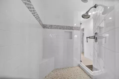 Bath - 15 Heritage Way, Sewalls Point, FL 34996 photo 6 of 6