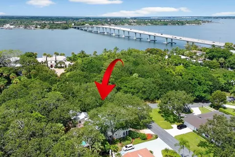View/Area - 15 Heritage Way, Sewalls Point, FL 34996 photo 1 of 7