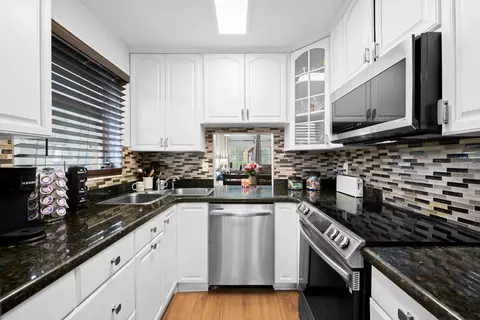 6300 NW 62nd St #101, Tamarac, FL 33319
