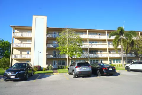 401 Southampton A #401, West Palm Beach, FL 33417