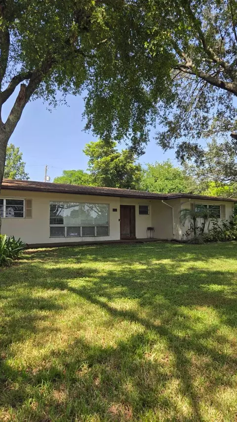 4511 E Country Club Cir, Plantation, FL 33317