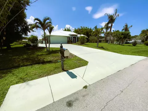 2142 SE Morningside Blvd, Port Saint Lucie, FL 34952