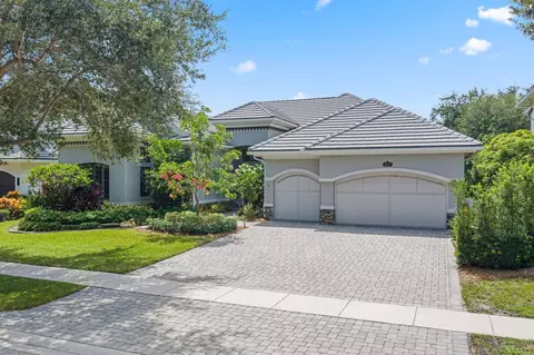 8977 Stone Pier Dr, Boynton Beach, FL 33472