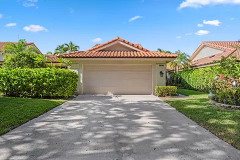 2895 Farragut Ln, West Palm Beach, FL 33409