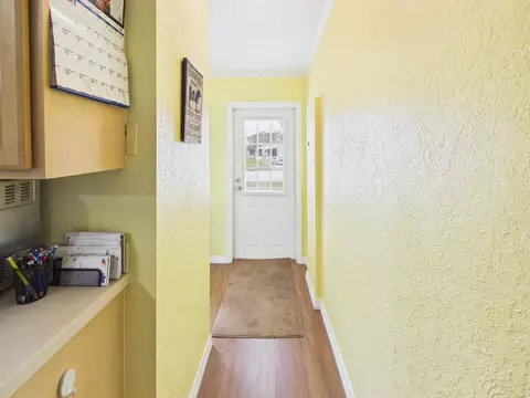 Entry Way - 501 NE 8th Ave, Okeechobee, FL 34972 photo 4 of 4