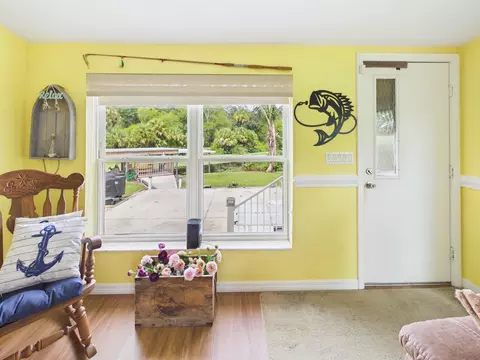 Entry Way - 501 NE 8th Ave, Okeechobee, FL 34972 photo 1 of 4