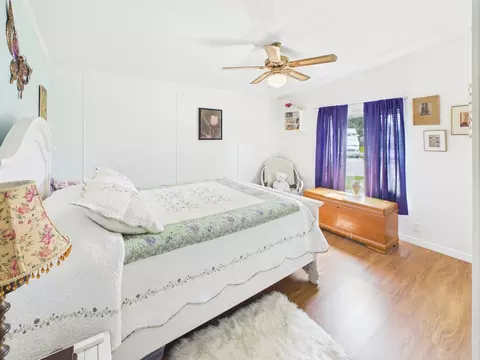 Bedroom - 501 NE 8th Ave, Okeechobee, FL 34972 photo 4 of 5