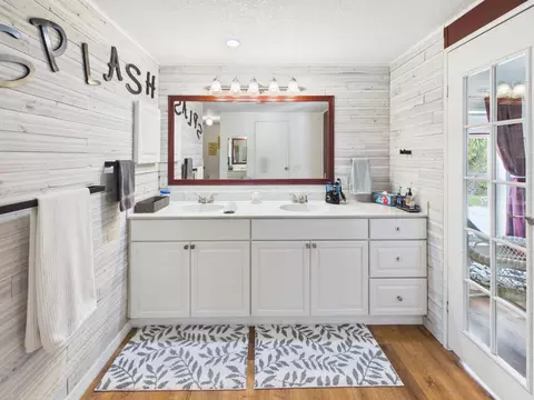 Bath - 501 NE 8th Ave, Okeechobee, FL 34972 photo 4 of 8