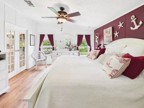 Bedroom - 501 NE 8th Ave, Okeechobee, FL 34972 photo 3 of 5