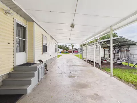Exterior - 501 NE 8th Ave, Okeechobee, FL 34972 photo 7 of 7