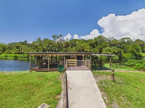 View/Area - 501 NE 8th Ave, Okeechobee, FL 34972 photo 3 of 5