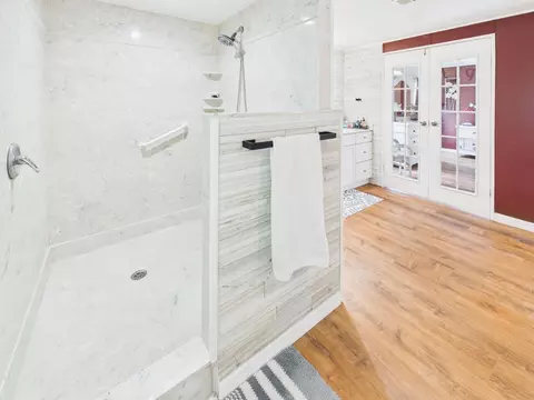 Bath - 501 NE 8th Ave, Okeechobee, FL 34972 photo 3 of 8