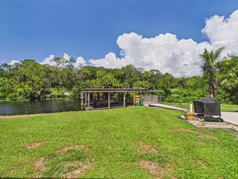 View/Area - 501 NE 8th Ave, Okeechobee, FL 34972 photo 2 of 5