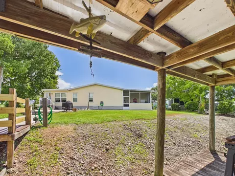 Exterior - 501 NE 8th Ave, Okeechobee, FL 34972 photo 6 of 7