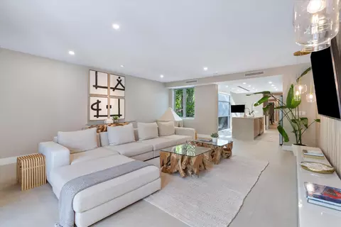 1509 NE 4th Pl, Fort Lauderdale, FL 33301