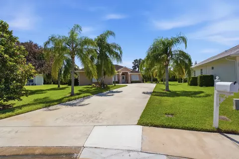 6445 36th Pl, Vero Beach, FL 32966