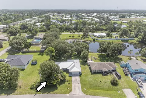 6704 Hulda Dr, Fort Pierce, FL 34951