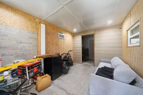 Entry Way - 1041 Pine Way NE, Okeechobee, FL 34974 photo 1 of 1