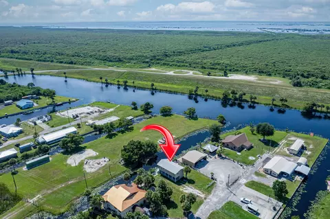 View/Area - 1041 Pine Way NE, Okeechobee, FL 34974 photo 3 of 4