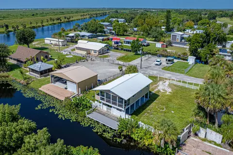 View/Area - 1041 Pine Way NE, Okeechobee, FL 34974 photo 2 of 4