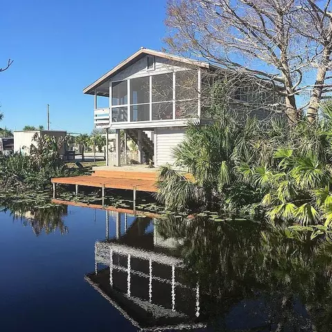 Exterior - 1041 Pine Way NE, Okeechobee, FL 34974 photo 2 of 7