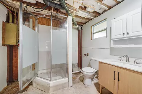Bath - 1041 Pine Way NE, Okeechobee, FL 34974 photo 2 of 2