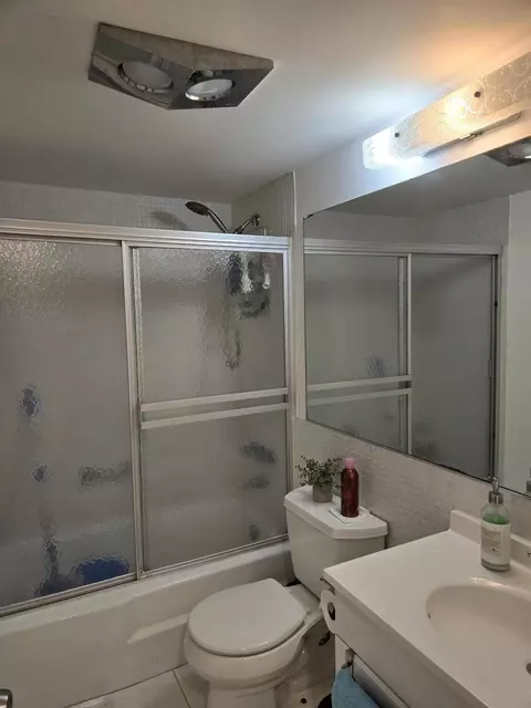 Bath - 101 E Mcnab Rd #217, Pompano Beach, FL 33060 photo 1 of 4