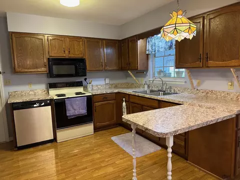 Kitchen - 2438 SE 32nd St, Okeechobee, FL 34974 photo 2 of 4