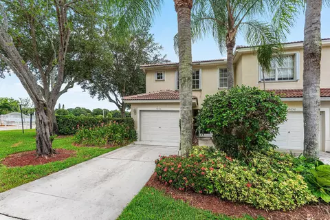 9650 Lago Dr, Boynton Beach, FL 33472
