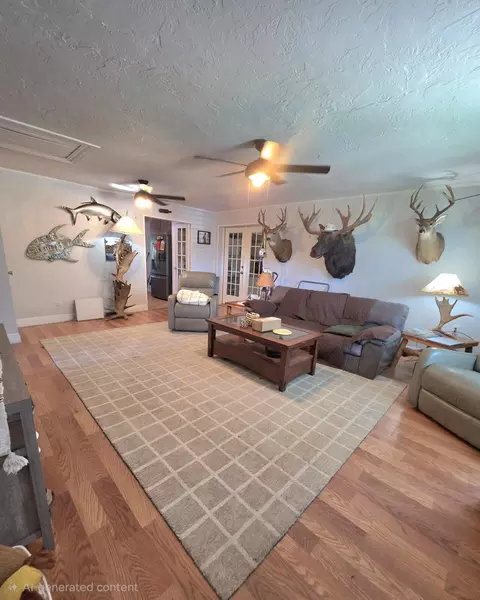 Living - 2922 SE 28th St, Okeechobee, FL 34974 photo 1 of 2