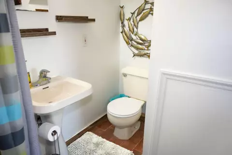 Bath - 8364 Us-441, Okeechobee, FL 34974 photo 1 of 1