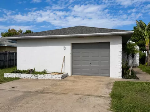 135 S Kenneth Ct, Merritt Island, FL 32952