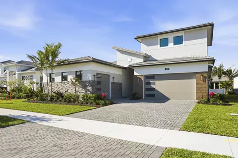 9525 St Germain Dr, Palm Beach Gardens, FL 33412
