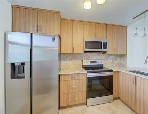 113 Royal Park Dr #1H, Oakland Park, FL 33309