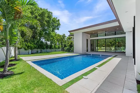 Exterior - 2265 NE 30th Ct, Lighthouse Point, FL 33064 photo 5 of 9