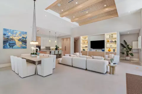 Living - 2265 NE 30th Ct, Lighthouse Point, FL 33064 photo 4 of 4