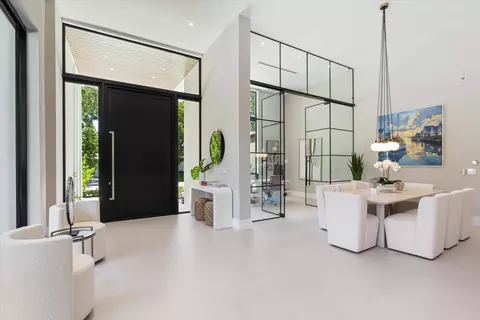 Entry Way - 2265 NE 30th Ct, Lighthouse Point, FL 33064 photo 3 of 5